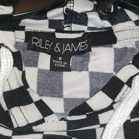 Checkers Crop Top - Picture 3 of 3